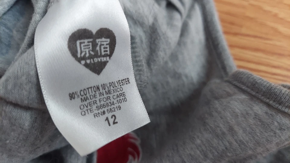 Camisa Top Niñas Harajuku Lovers Talla 12 Mezcla Algodón Gris Usada en Excelente Condición  Foto 4 de 4