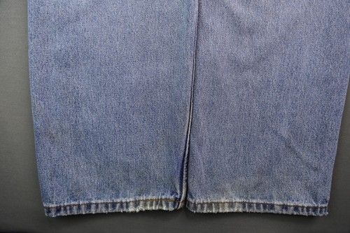 Pantalones de mezclilla Levi's 505 2016 de ajuste regular talla 36x32 (medida 36x31) - Imagen 8 de 11