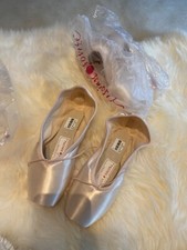russian pointe Entrada Size 39 Width 2 Vamp 2 Shank Medium Flex