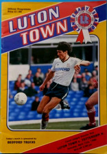 LUTON TOWN v TOTTENHAM HOTSPUR 85-86 LEAGUE MATCH 32 A5 PAGES