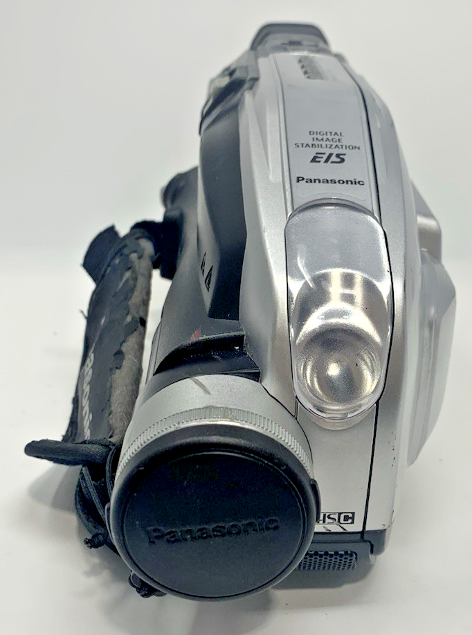 Panasonic PV-L354D-K Palmcorder 700x Digital Zoom 20xHD Zoom Lens