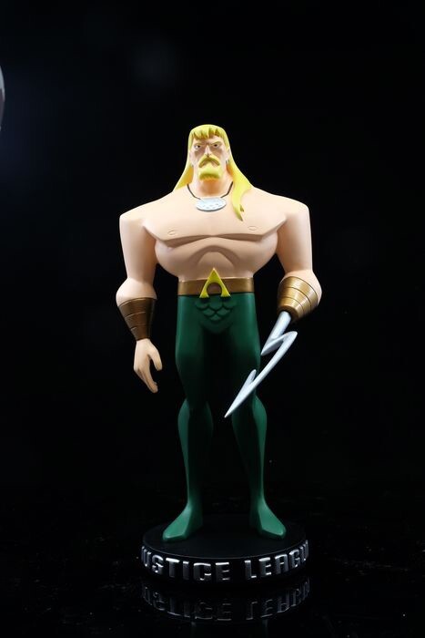 AQUAMAN Statue LIMITIERT Animated Series Justice League Popularna wyprzedaż, 2022
