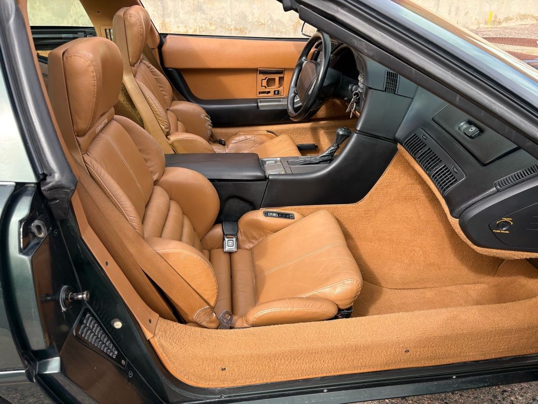 1991 Green Chevrolet Corvette   | C4 Corvette Photo 10