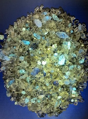 250 Ct Petroleum Diamond Quartz Lot, Petroleum Included Quartz Crystals, UV Reac