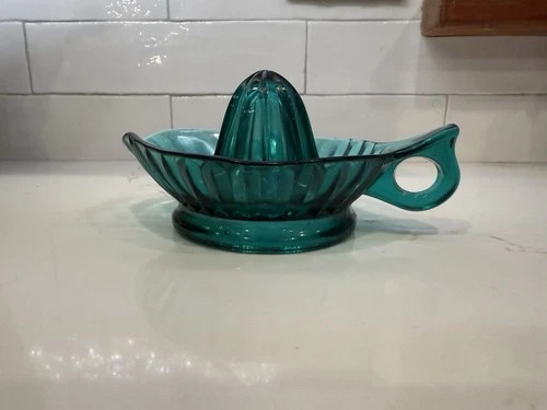 Jeanette Ultramarine Jennyware Reamer. Excellent Condition. No Chips