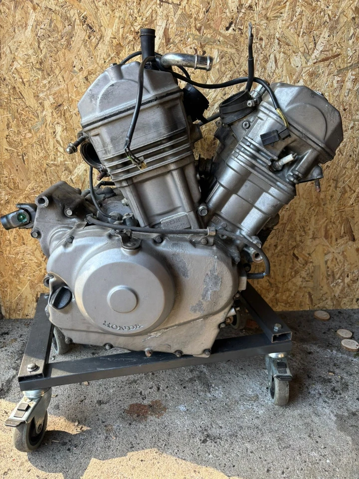 Honda NTV650 Revere RC33 97 Motor Engine komplett Motorblock 63TKM 2 - Bild 4 von 4