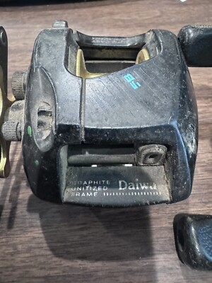 2 Daiwa Power Mesh Drive Ps2 5B Magforce Bait Caster Reels