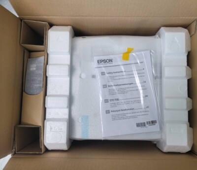 EPSON EH-TW6250 4K(3840x2160) PRO UHD Beam Projector 2,800 Lumen 3LCD 500''