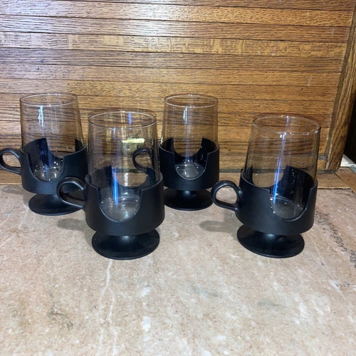 Vtg MCM 1970s Corning Glass 4 Mugs Black Plastic Holder w/ Handle 10 oz. 5" Set