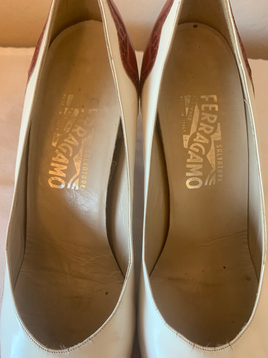 Salvatore Ferragamo GIARA ヒール9 レッド　エナメル Salvatore Ferragamo GIARA ヒール9 レッドエナメル
