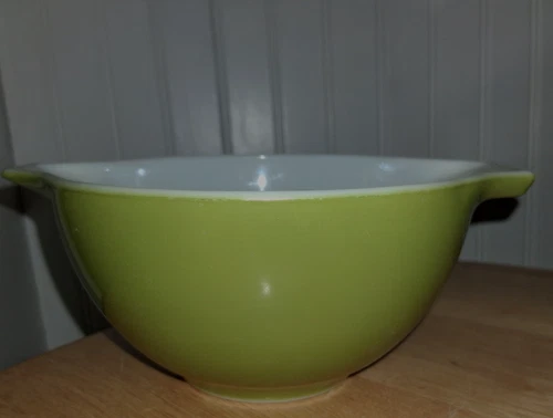 Vintage Pyrex #441 Verde Green Cinderella Nesting Bowl 1 1/2 PT