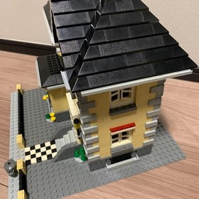 LEGO Creator 3-in-1 Model Town House 4954 In 2007 Used Retired As Is