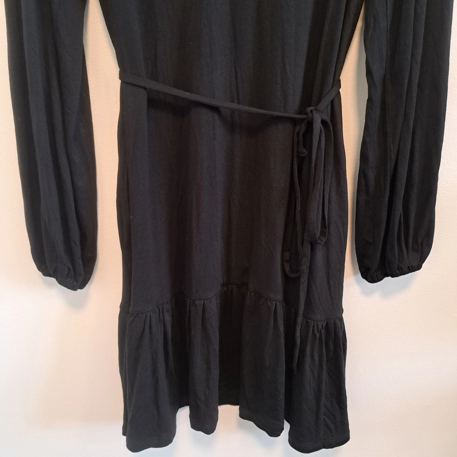 VETEMENTS Boden abito in jersey a strati nero scollo a tacche corto con cintura e volant elasticizzato taglia US 10