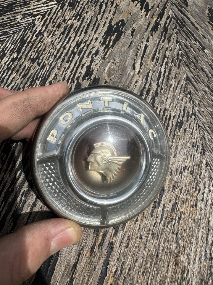 Pontiac Chieftain Deluxe 1953 volante bocina botón cubierta central Foto 3 de 3