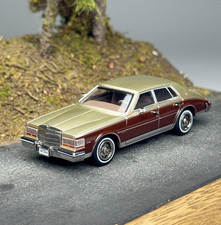 Turning Crush 1/64 Seville 1985 Brown Silver Diecast Car Model