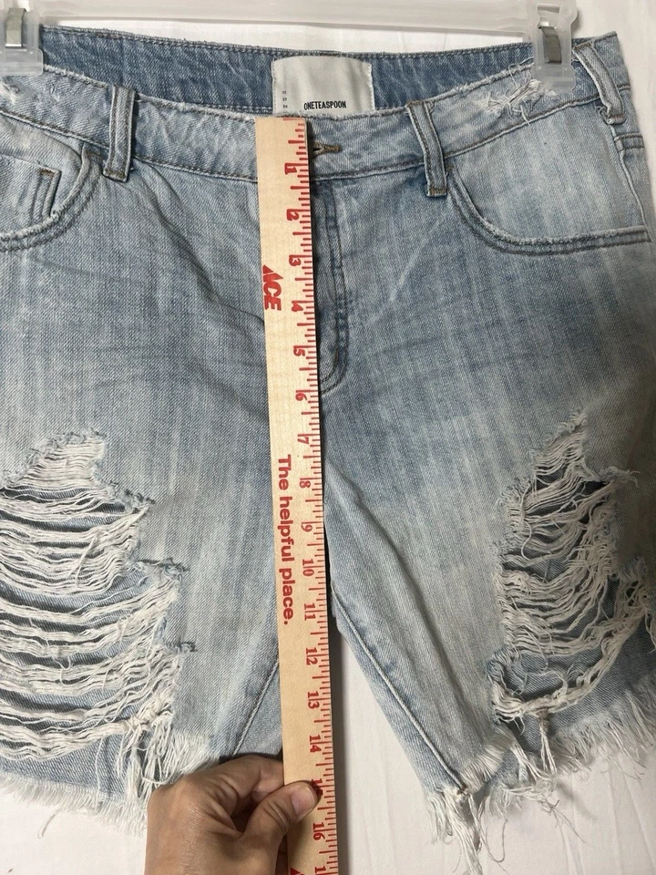 One Teaspoon Denim Jean Shorts Women’s 28 Distressed Frayed Raw Hem Button Fly - Image 4 of 4