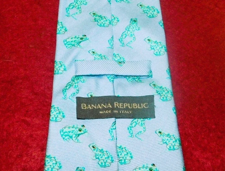 BANANA REPUBLIC MADE IN ITALY CORBATA MOTIVO RANAS AZUL CLARO/VERDE - CORBATAS DE DISEÑADOR. Foto 3 de 3