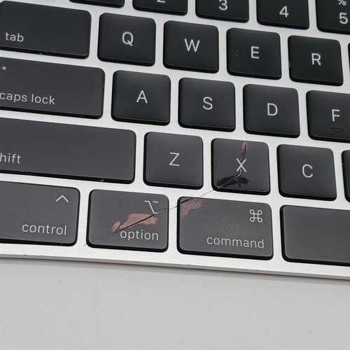 Klawiatura Apple Magic z Touch ID i klawiaturą numeryczną do komputerów Mac, amerykańska angielska, MXK83LL / A - Zdjęcie 2 z 3