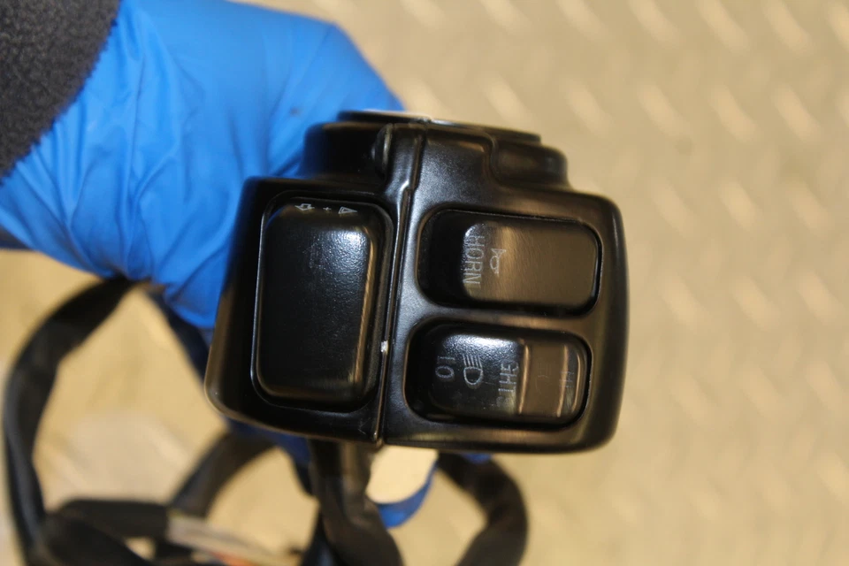 2003 HARLEY-DAVIDSON SOFTAIL DEUCE FXSTD LEFT CLIP ON HANDLE HORN SIGNALS SWITCH - Image 2 of 4