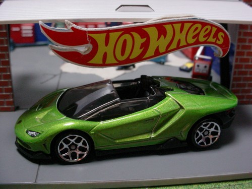 16 LAMBORGHINI CENTENARIO ROADSTER 