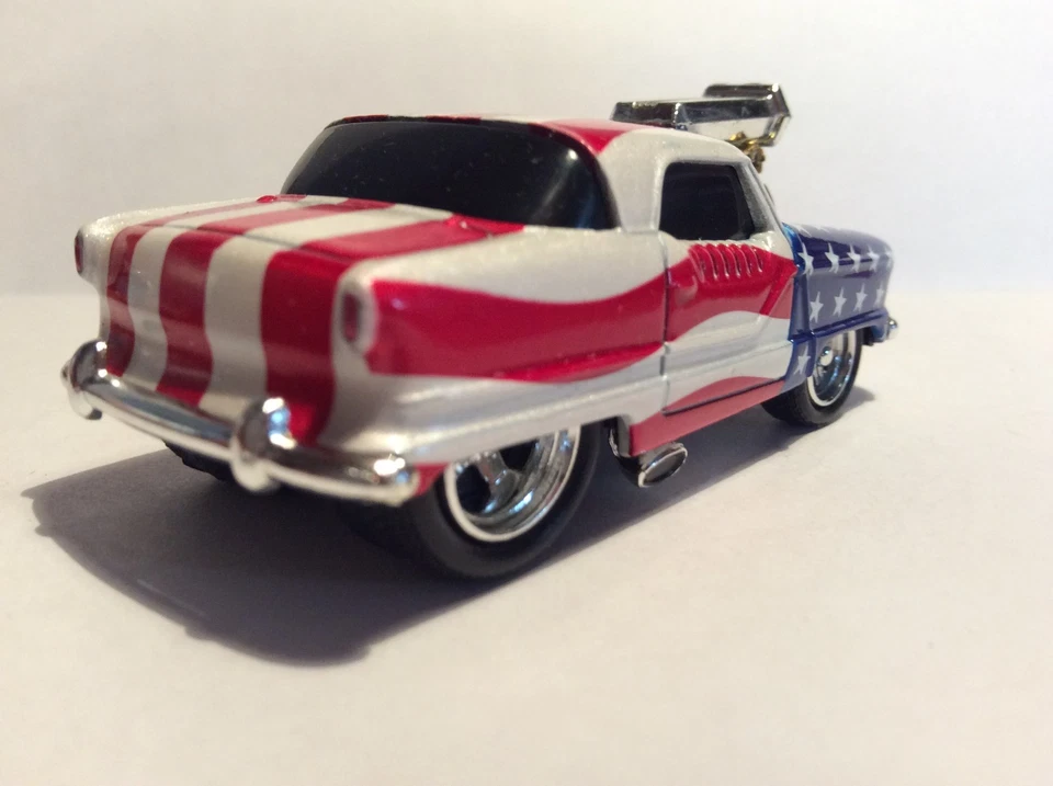 MUSCLE MACHINES STARS & STRIPES 1954 NASH METROPOLITAN 1:64 54 soprador de Nash - - Imagem 2 de 4