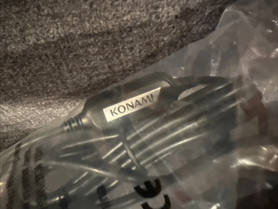 New Konami Rock Band Wired Microphone Mic Xbox 360 Playstation 3 PS3 Wii ~ New! - Image 2 of 3