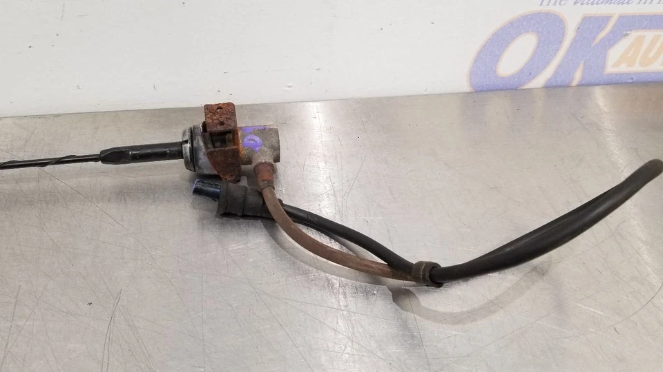 93 GMC TYPHOON КРЫЛО УСТАНОВЛЕН АНТЕННА В СБОРЕ - Изображение 4 из 4