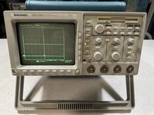 Excellent Tektronix TDS 420A 4-Channel 200MHz Digitizing Oscilloscope Very Clean