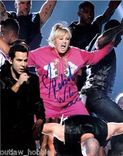 Rebel Wilson Autographed Signed 8x10 Photo COA