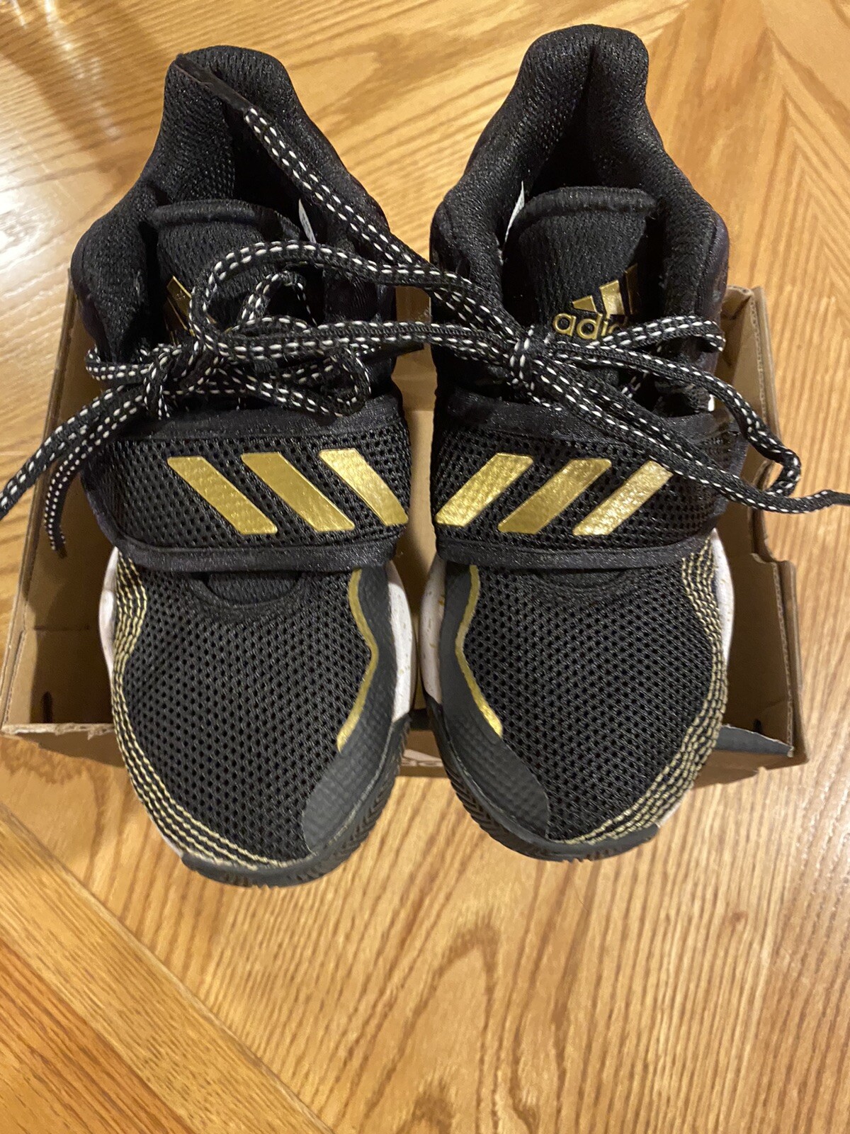 deep threat basketball shoes