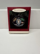 NIB 1994 Hallmark Keepsake Christmas Ornament "Special cat" Photo Holder