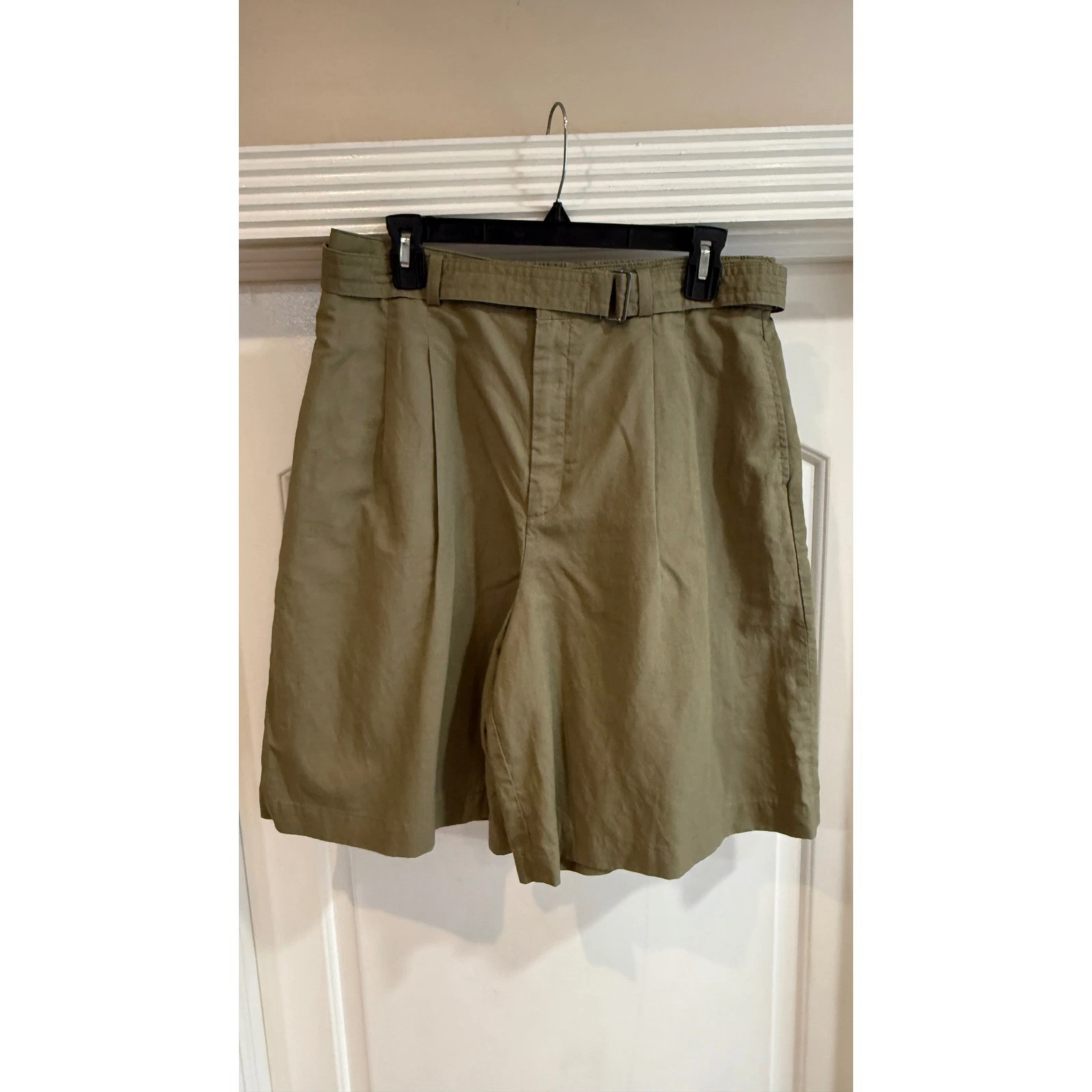 Uniqlo Women Olive Green Linen Blend Belted Pleated Shorts Size L Hiking Beach