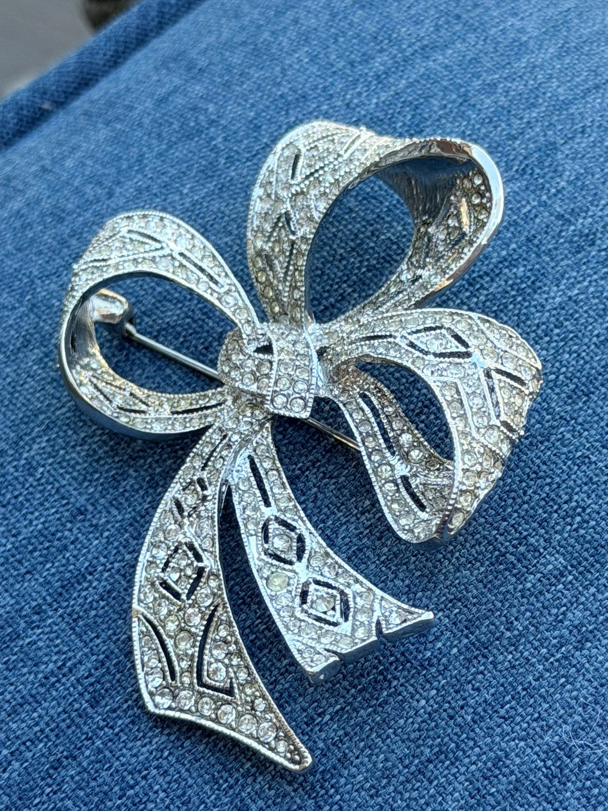 Vintage KJL Kenneth Jay Lane Rhinestone Pave Bow … - image 7