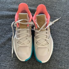 Zapatos de baloncesto para hombre talla 11 Nike Kyrie Low 4 N7 CW3985-005 color arena