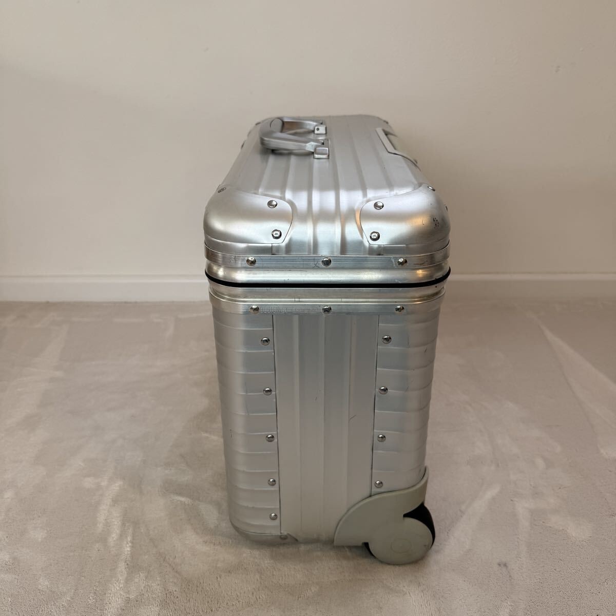 Rimowa Lufthansa Pilot Trolley 29L Silver 2-wheels Carry Case