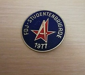 DDR FDJ Junge Pioniere Student 1977 East german badge GDR USSR Communism