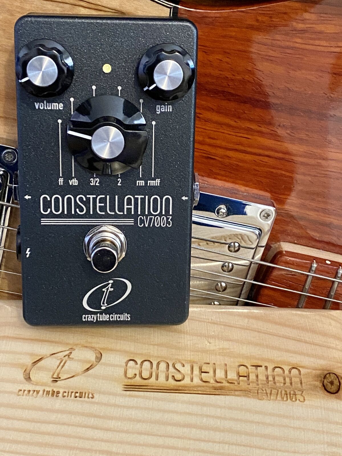 Crazy Tube Circuits Constellation CV7003 Fuzz