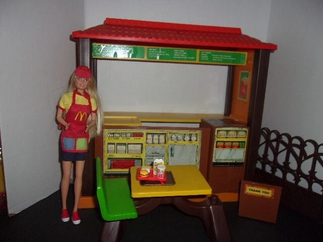 BARBIE LOVES MCDONALDS Restaurant Playset vintage 1982 - bon état
