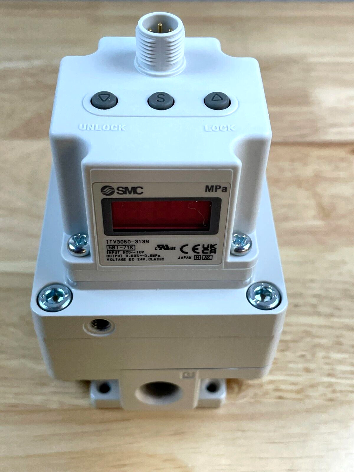 ONE NEW SMC ITV3050-023N electrical proportional valve fast delivvery