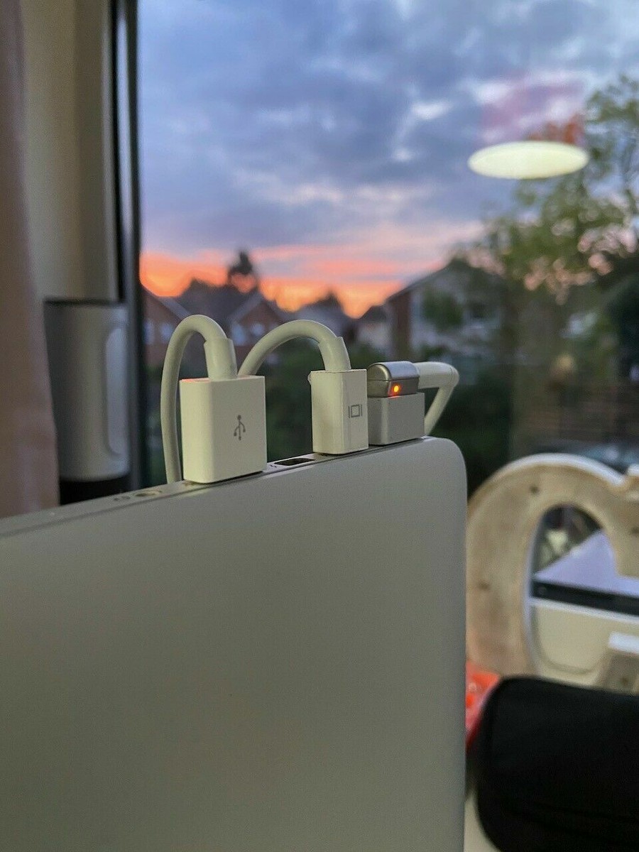 Apple Thunderbolt A1316 MC007B/A 27