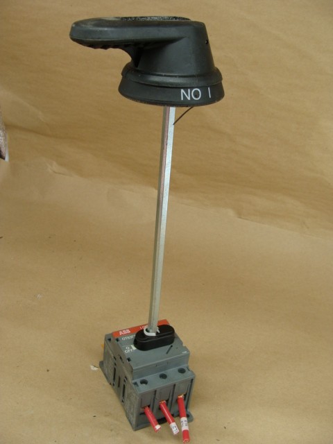 ABB DISCONNECT SWITCH OT63F3 W/OPERATING MECHANISM & HANDLE
