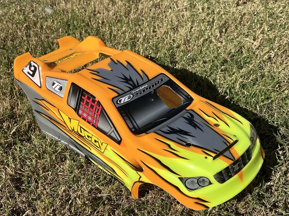 Classic RC 2006 1:8 Team Losi “Muggy” Stock/Factory/ Orig Body For #LOSB0018 - Image 4 of 4