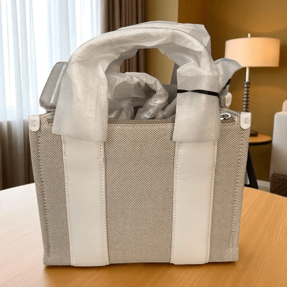 Bolso de Viaje DKNY Holly Grande Blanco Natural con Correa Ajustable Nuevo con Etiquetas $188 Foto 4 de 4