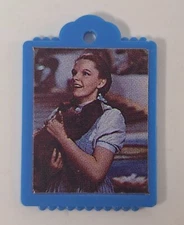 Vintage Collector's Wizard Of Oz JUDY GARLAND As Dorothy Blue Plastic Necklace?