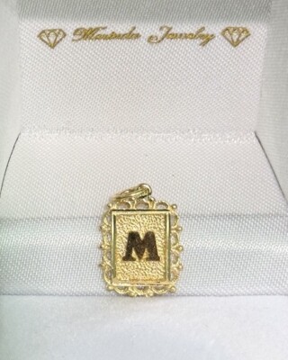 18k Massiv Gold Unisex Initiale ''M'' Rechteck Klein Charm Anhänger, 1,07 Gramm
