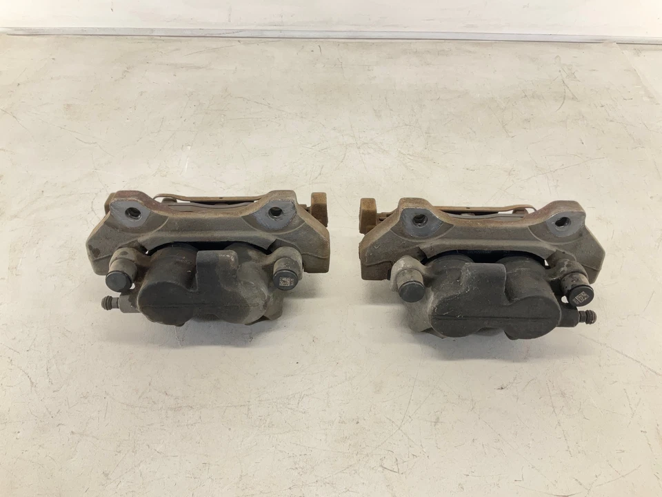 Pinzas de freno de rueda delantera izquierda y derecha 14-16 MERCEDES-BENZ CLASE GL X166 GL450 Foto 2 de 4