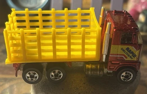 Hot Wheels Vintage 1981 Ford Stake Bed Rapid Delivery Dump Truck 1:64 Diecast