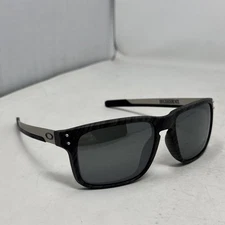 OAKLEY m | HOLBROOK MIX | 9384 - 04 | WOODGRAIN | PRIZM BLACK- 233