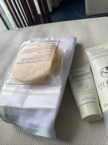 Liz Earle Gift Set Mask Exfoliate Nourishment Treatment Cleansing Mask And Eye - Picture 4 of 5