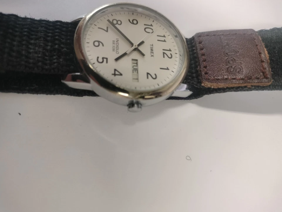 Reloj Timex Indiglo Vintage Hombre Analógico Día/Fecha 24 Horas Dial - Necesita Batería Foto 2 de 4